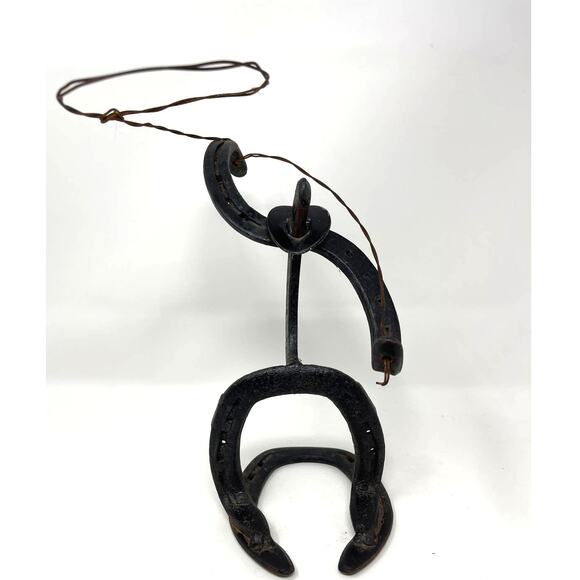 Vintage Horseshoe Roping Man Cowboy Cast Iron Figure Hat ~ Authentic Horseshoes - Picture 3 of 5